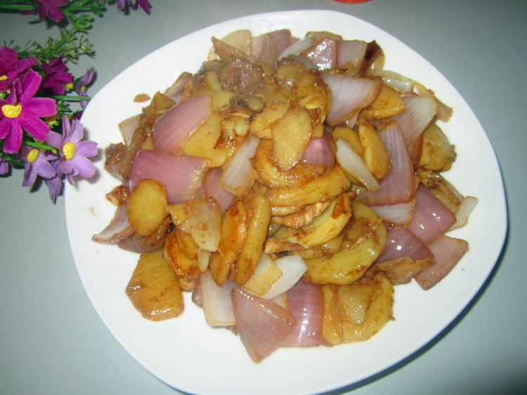 洋葱土豆鸡片步骤12