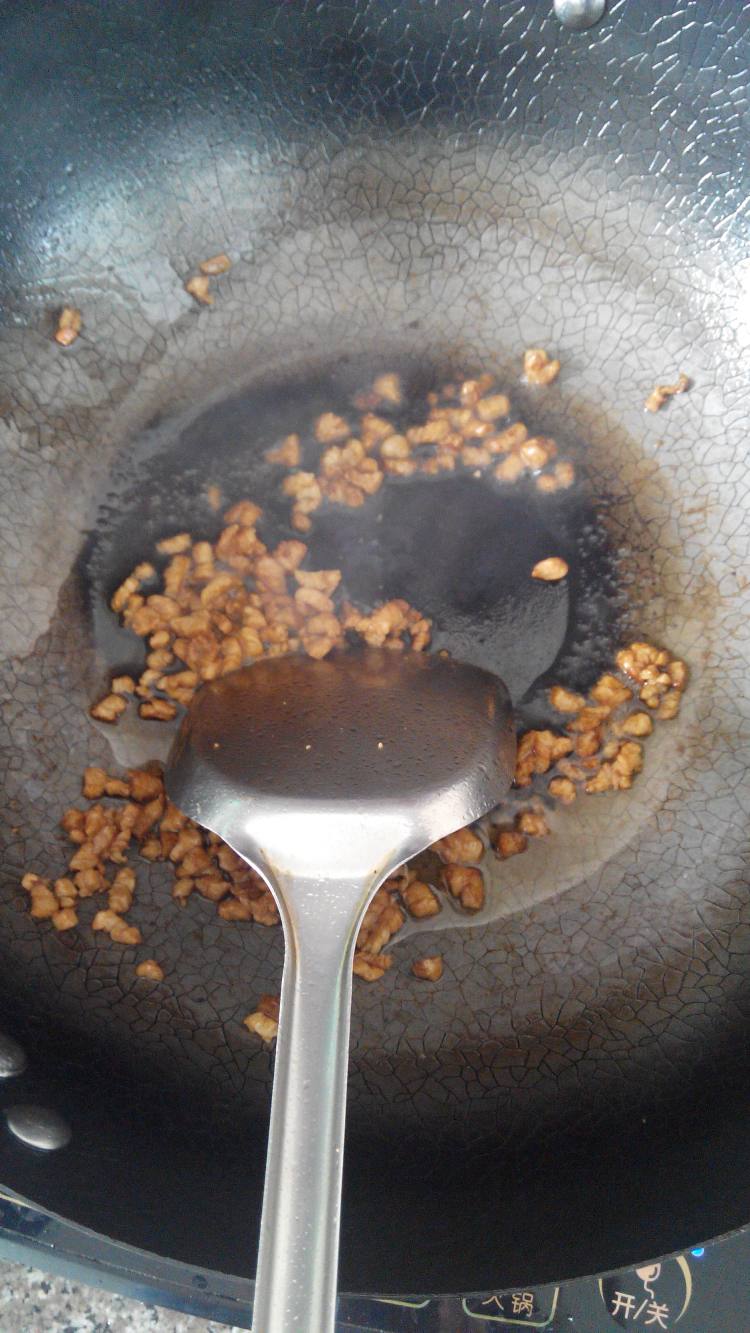 鸡丁蛋炒饭步骤3