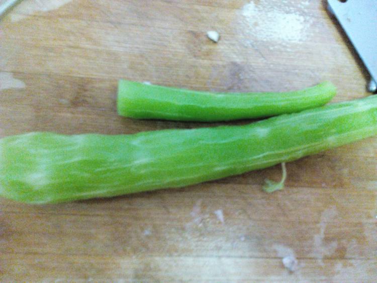 莴笋炒鸡肉步骤2