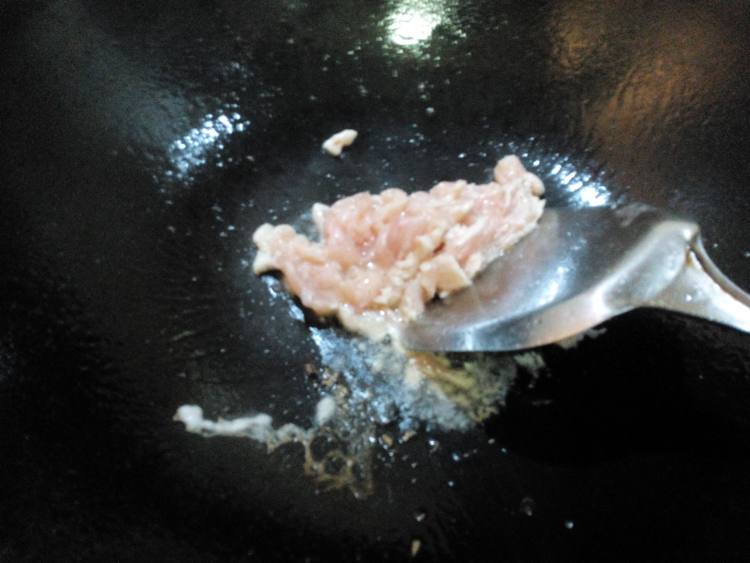 莴笋炒鸡肉步骤4