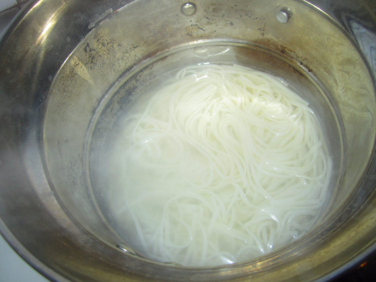 银芽鸡丝打卤面步骤10