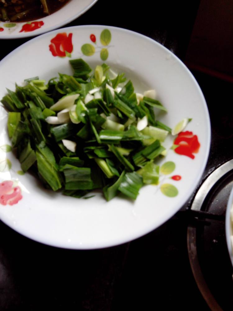 蒜香鸡肉步骤1