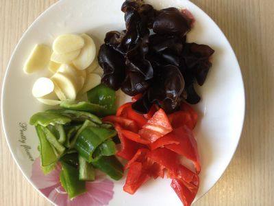 菠萝炒鸡步骤3