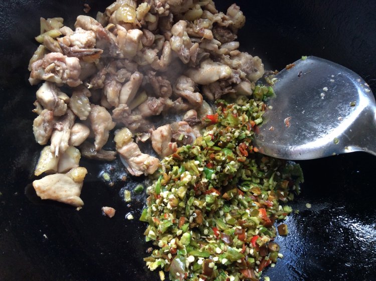 家常炒鸡肉步骤5