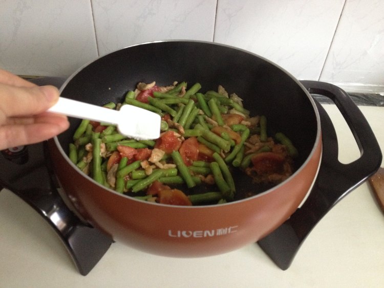 豇豆鸡丝焖面步骤5