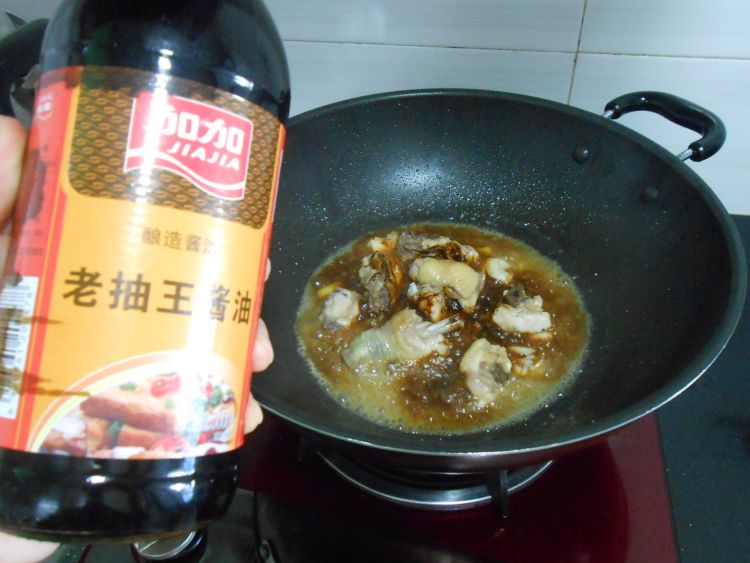 老抽啤酒焖鸡步骤7