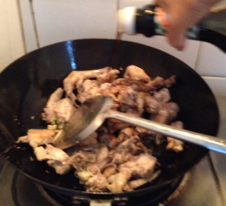 炖鸡肉步骤5