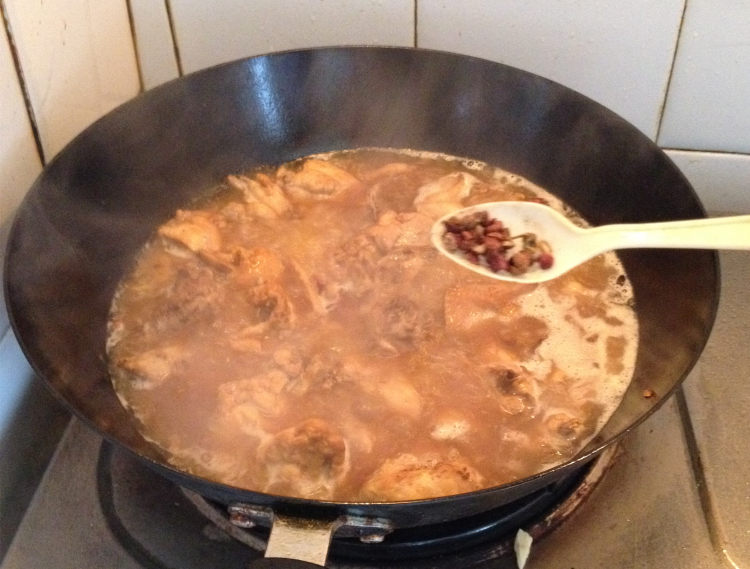 炖鸡肉步骤8