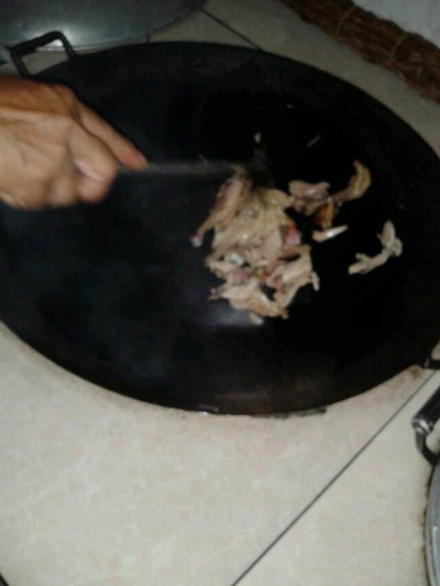 炒鸡肉步骤3