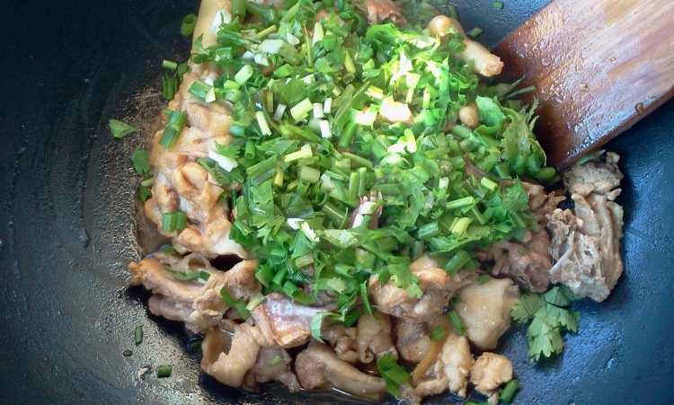 油焖鸡块步骤6