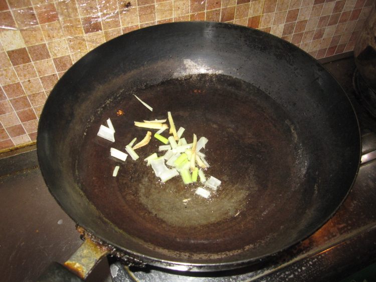 芸豆炒鸡肉步骤4