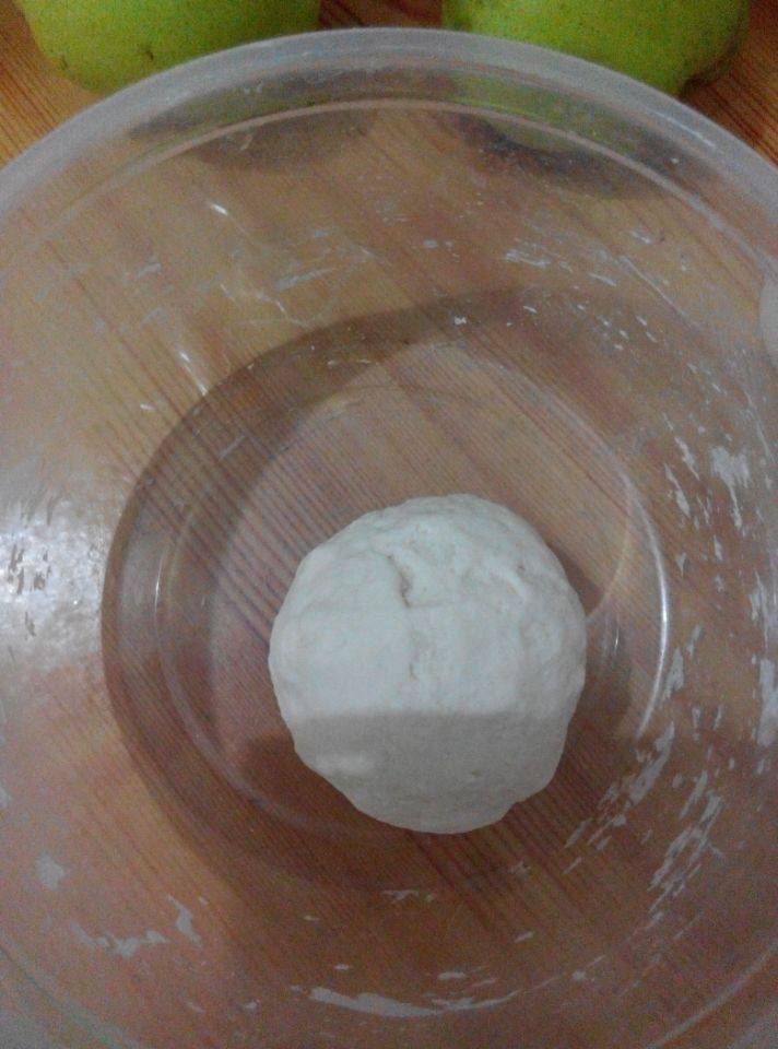 香菇鸡肉锅贴步骤2