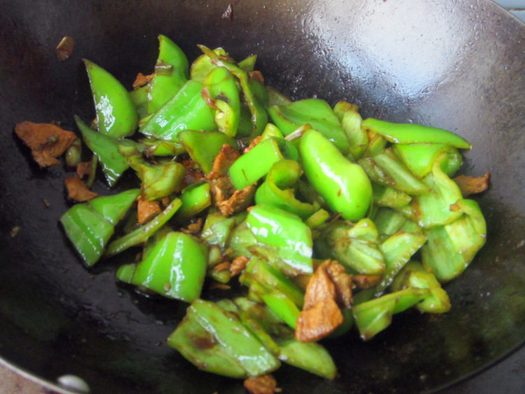 青辣椒炒鸡片步骤9