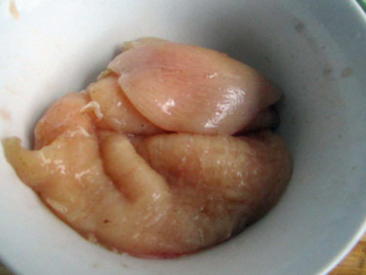 香煎鸡肉步骤4