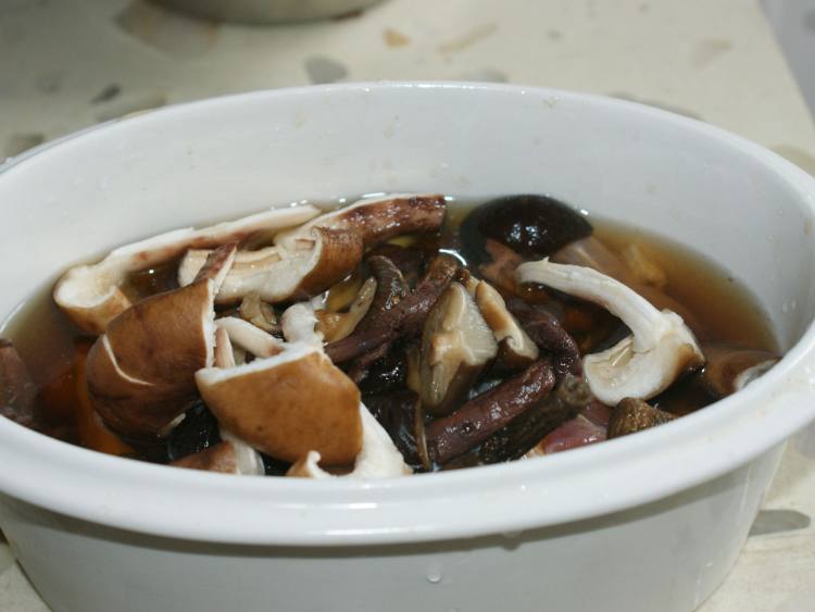野菌蒸鸡步骤4