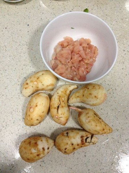 鸡肉芋头步骤1