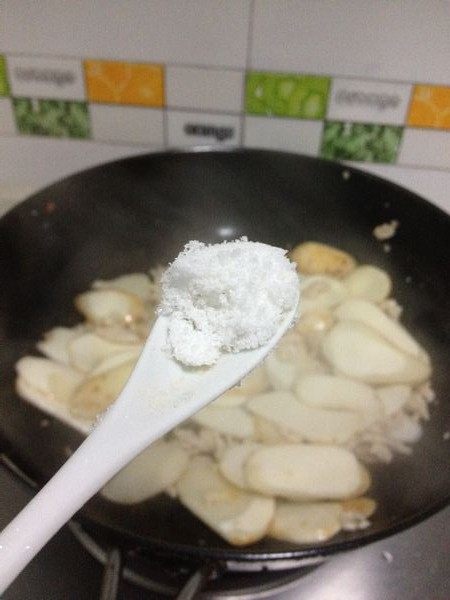 鸡肉芋头步骤5