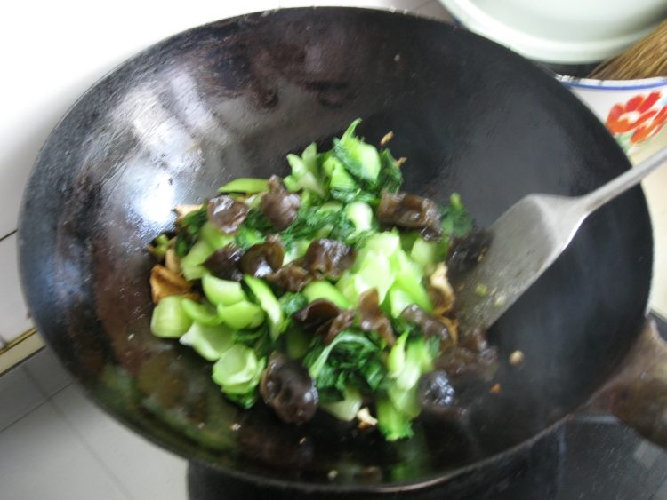 木耳油菜炒鸡肉步骤11