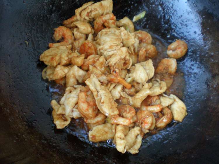 鸡肉虾仁炒黄瓜步骤8
