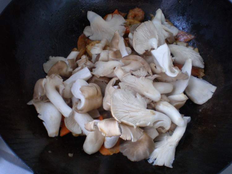 鸡肉虾仁炒黄瓜步骤9