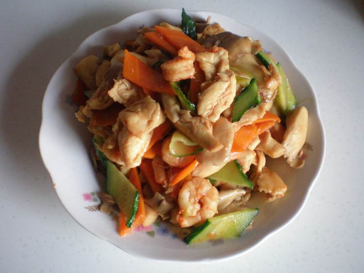 鸡肉虾仁炒黄瓜步骤13