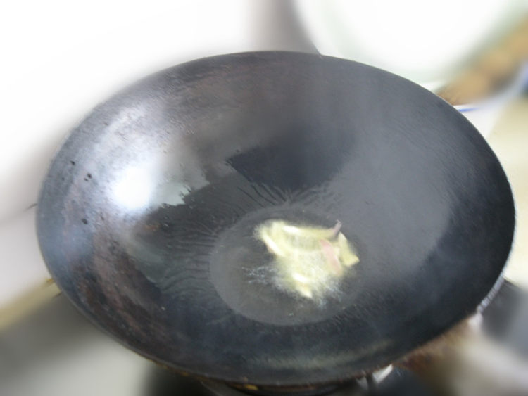 清炒蘑菇鸡肉步骤5