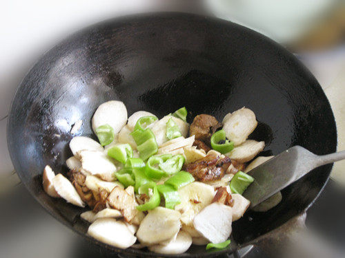 清炒蘑菇鸡肉步骤7