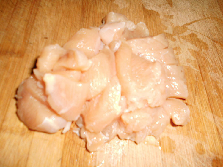 香菇炒鸡肉步骤2