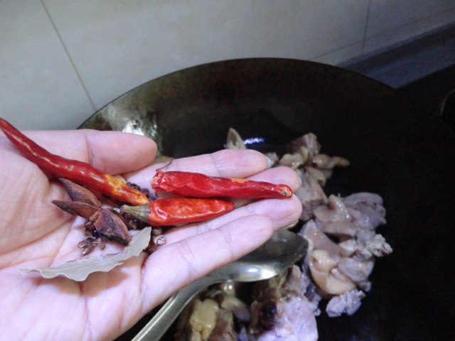 土豆南瓜炖鸡块步骤3