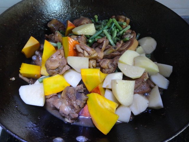 土豆南瓜炖鸡块步骤10