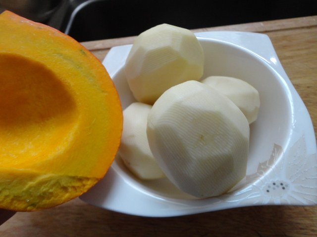 土豆南瓜炖鸡块步骤8