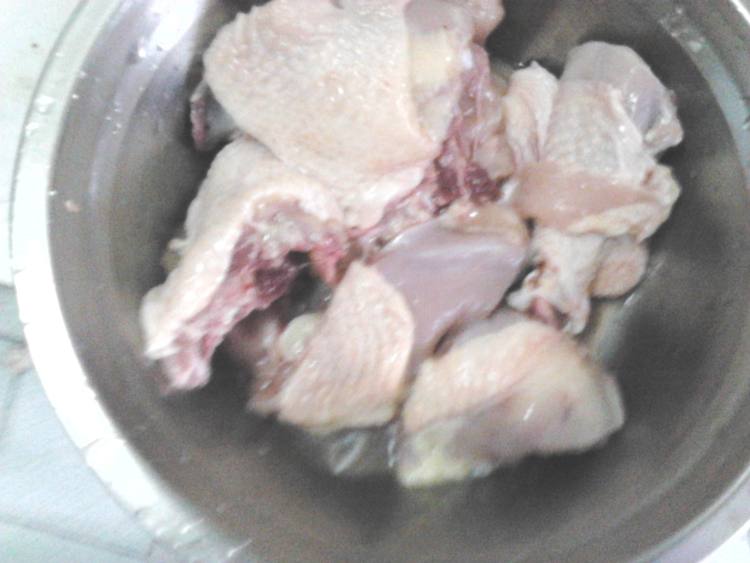 香菇马蹄炒鸡肉步骤1