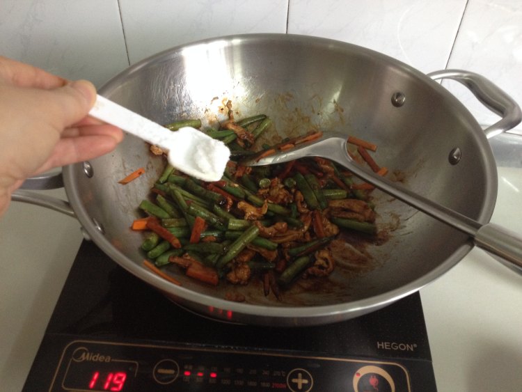 豆角鸡丝焖面步骤6