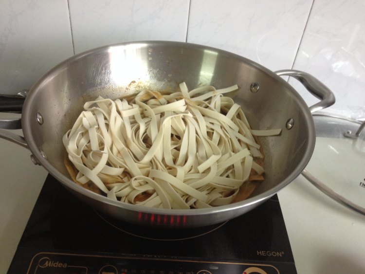 豆角鸡丝焖面步骤8