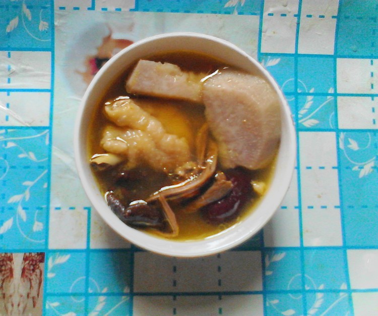 茶树菇芋头鸡汤步骤6