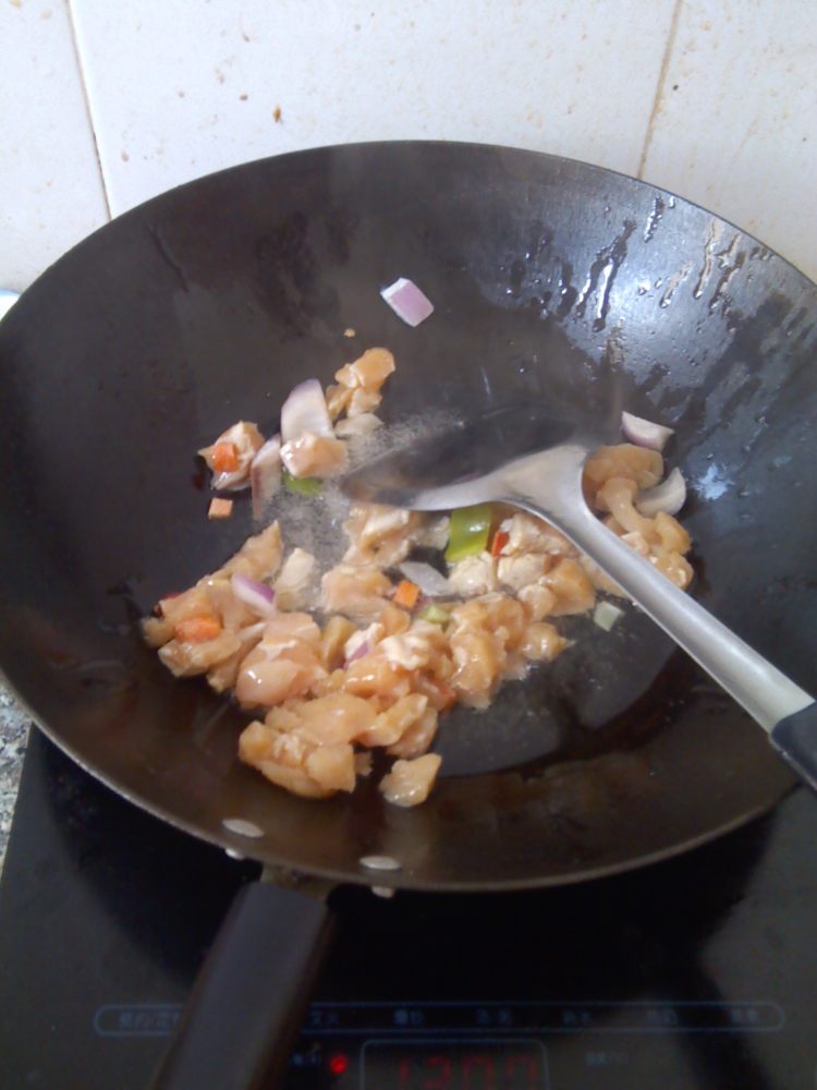 鸡肉炒时蔬步骤2