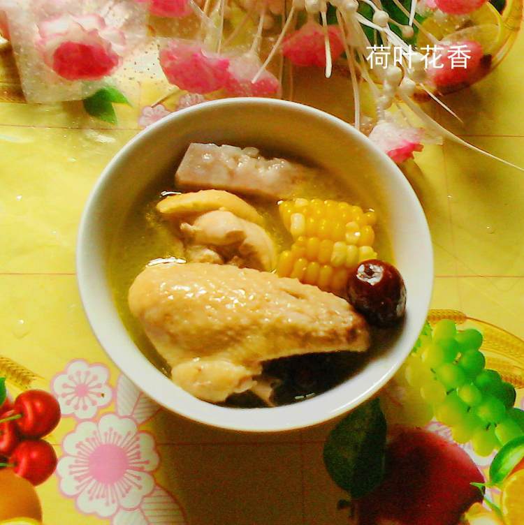 玉米芋头炖鸡汤步骤6