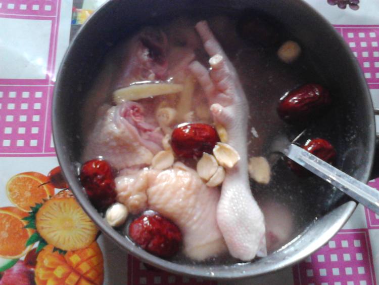 茶树菇鸡汤步骤3