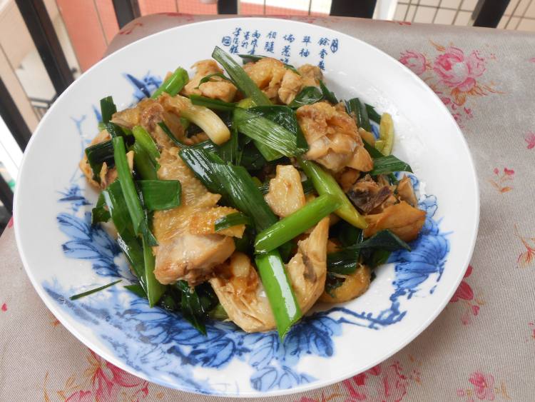大蒜炒鸡肉步骤10