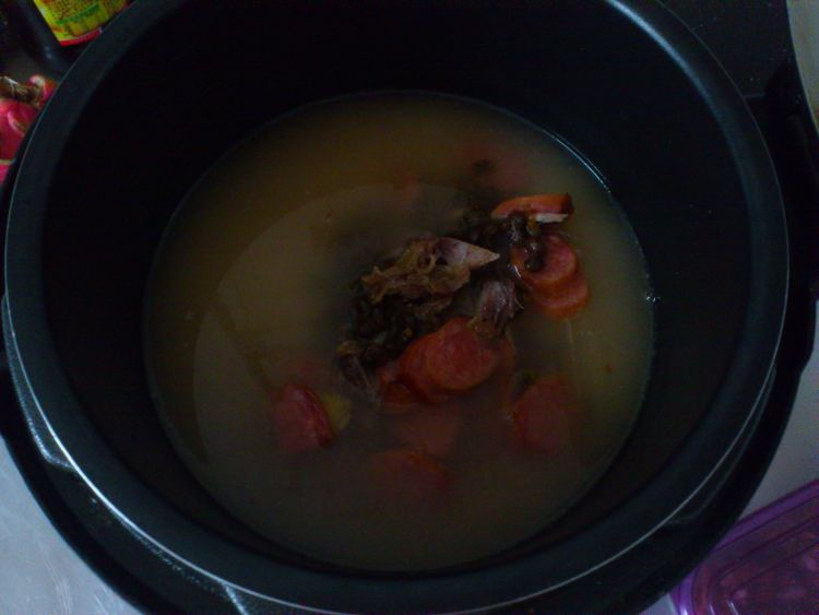 鸡肉红肠豆豉焖饭步骤7