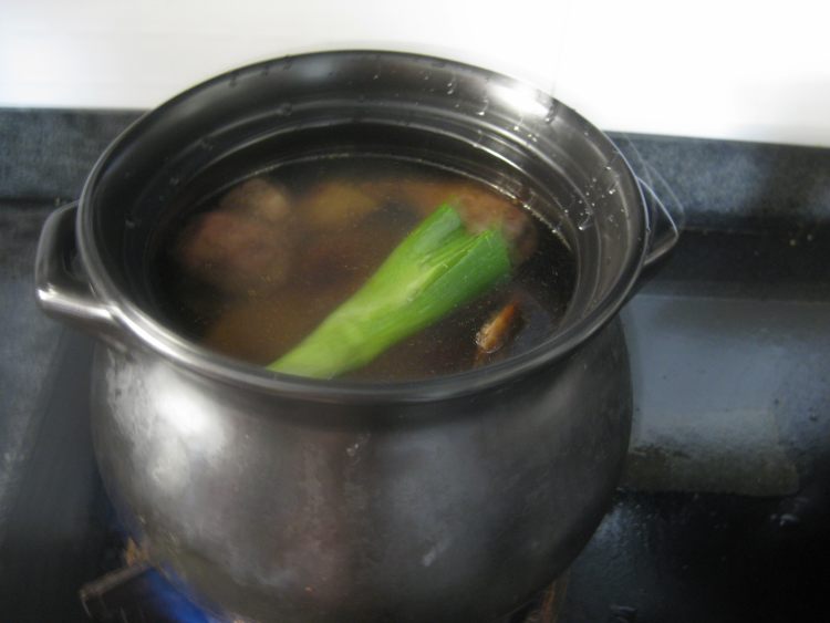 香菇花生土鸡汤步骤3
