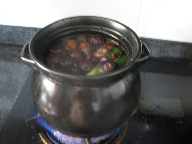 香菇花生土鸡汤步骤4