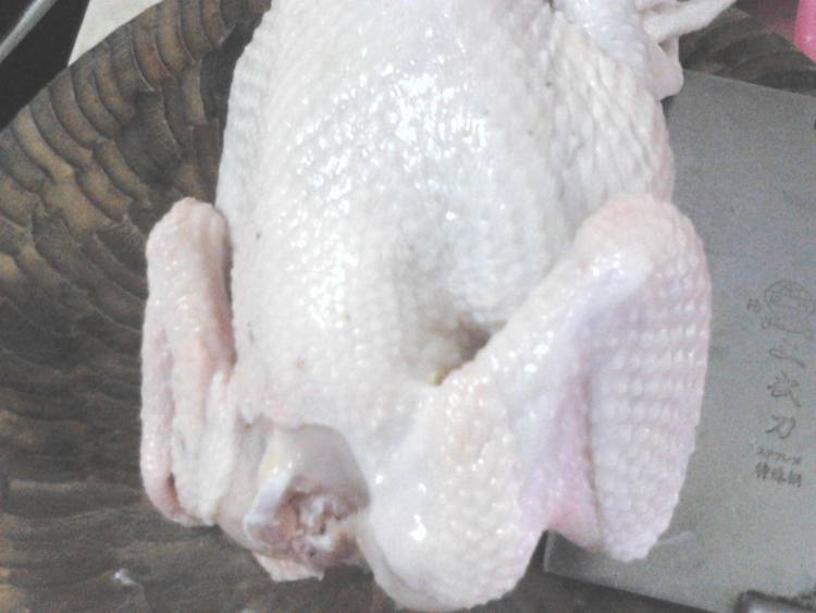 鸡肉鱼丸火锅步骤1