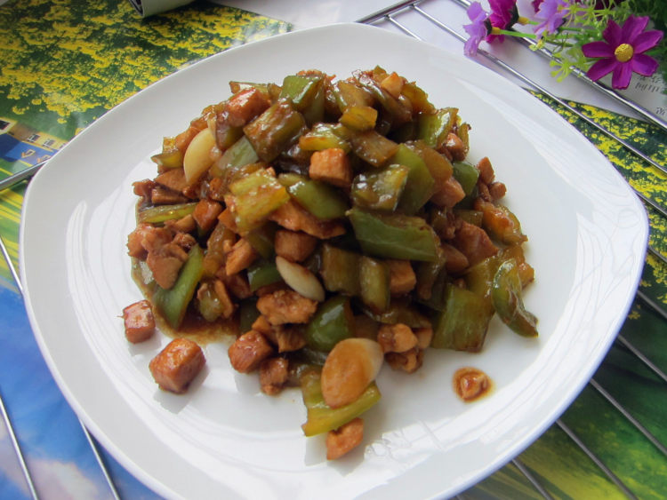 蚝油尖椒鸡丁步骤10