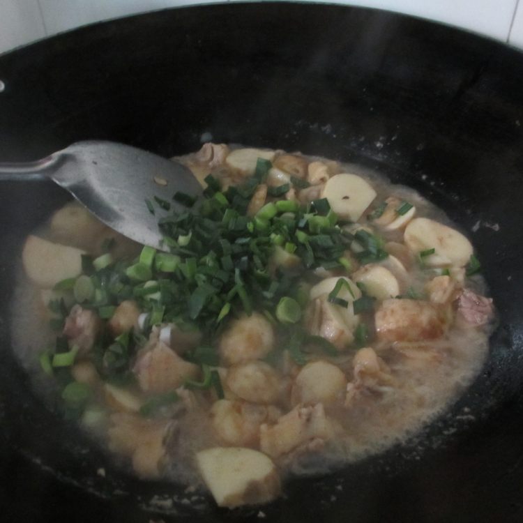 慈菇煮鸡步骤10