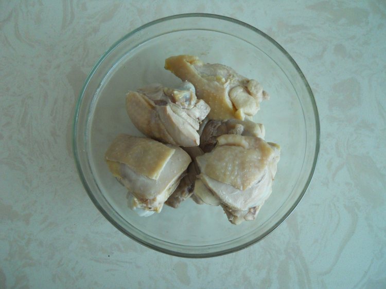 小鸡炖蘑菇步骤3