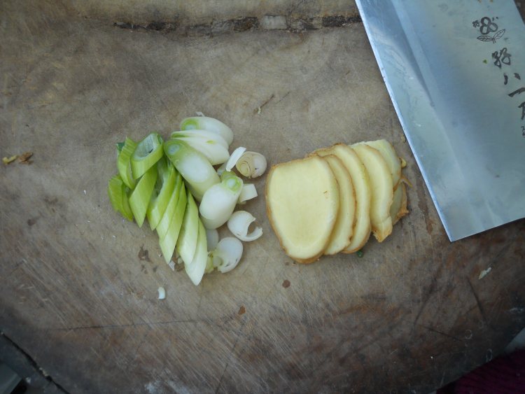 小鸡炖蘑菇步骤4