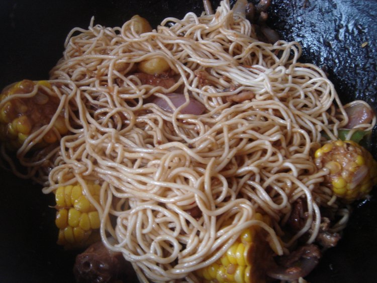 大盘鸡焖面步骤10