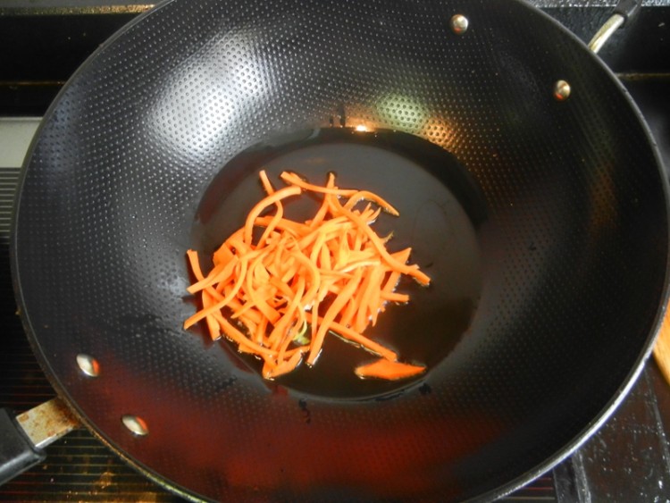 卷心菜拌面步骤5