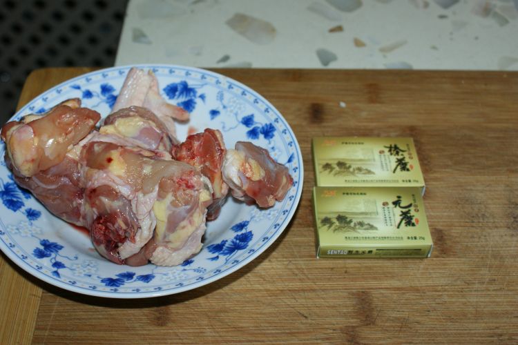 野菌炖鸡步骤1